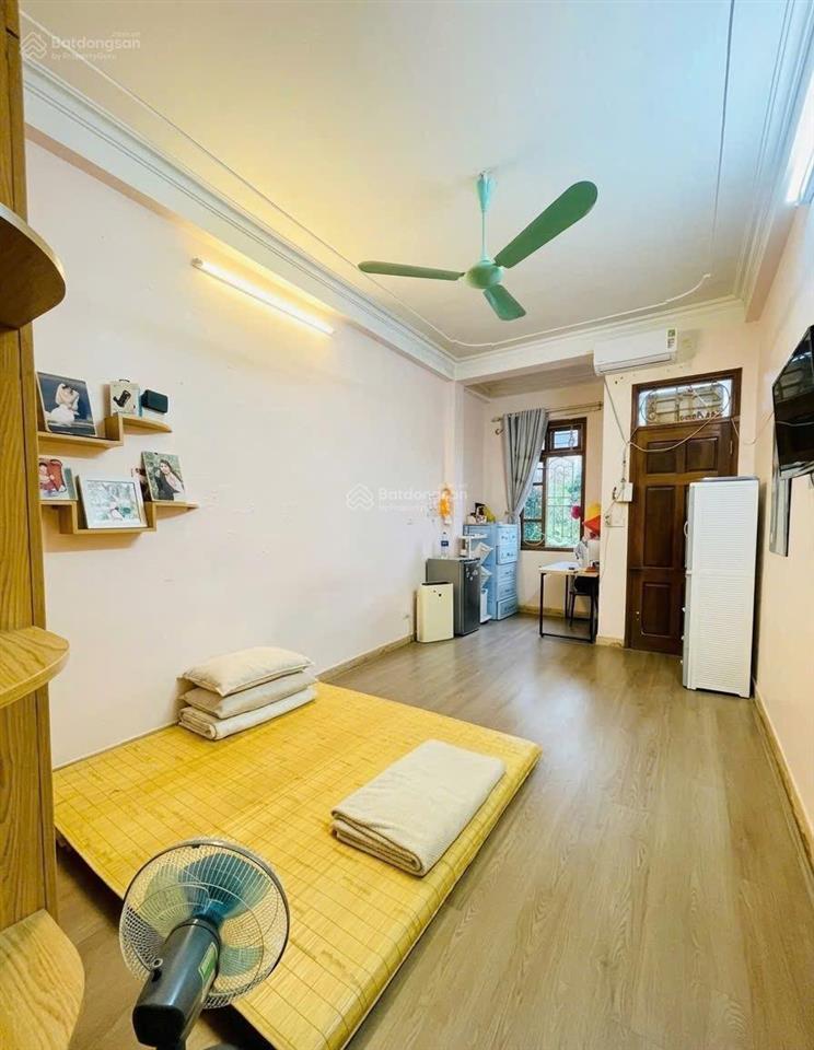 8.x tỷ nhà 45m, 4 tầng ô tô tránh đỗ cửa ngày đêm văn quán, hà đông, chỉ chưa tới 100m ra mặt phố.