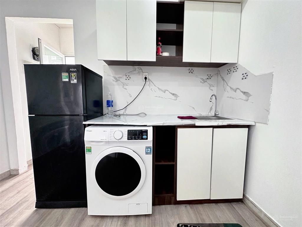 Cho thuê căn 02 phòng ngủ  1 phòng bếp  thang máy tận phòng  đầy đủ nội thất  giờ tự do
