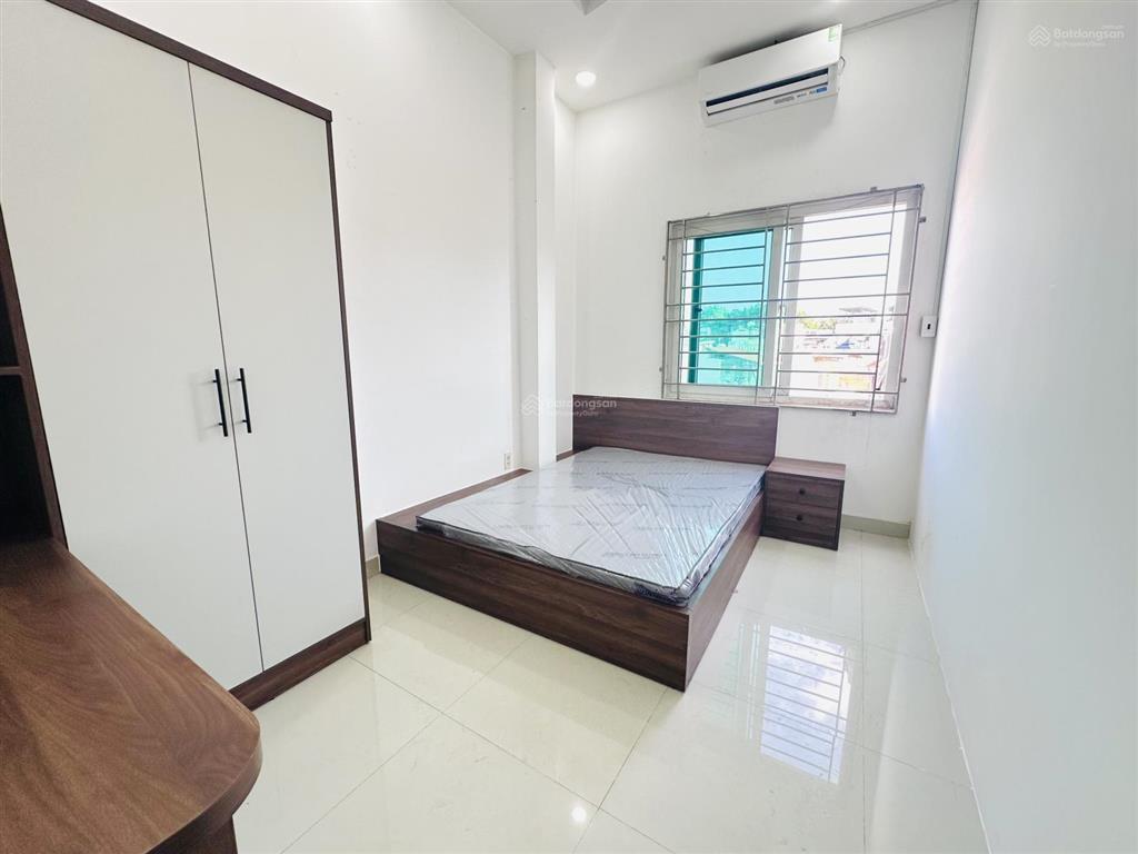 Cho thuê căn hộ 02 phòng ngủ  01 phòng bếp  có thang máy  giờ tự do
