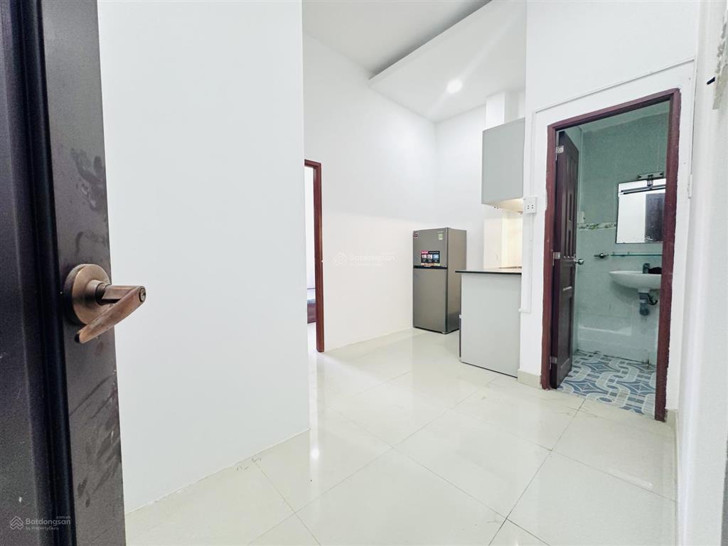 Cho thuê căn hộ 02 phòng ngủ  01 phòng bếp  có thang máy  giờ tự do