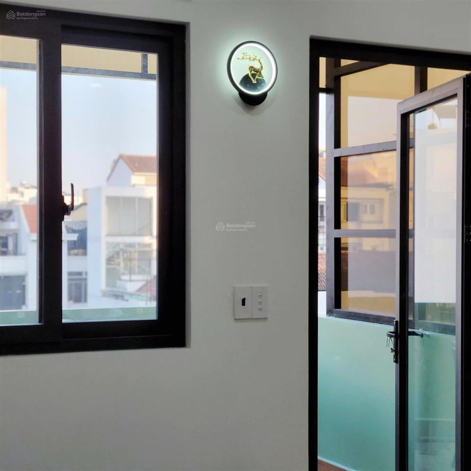 Cho thuê phòng penthouse  đầy đủ nội thất  thang máy tận phòng