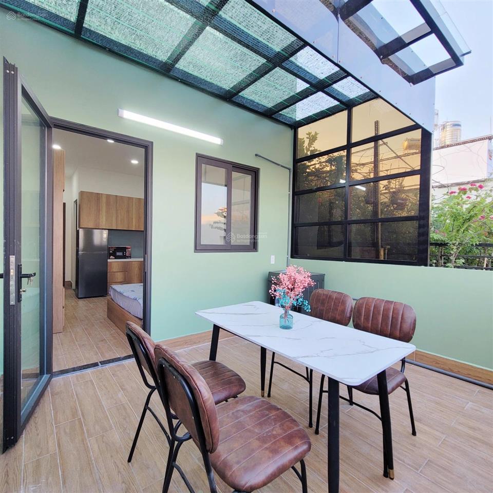 Cho thuê phòng penthouse  đầy đủ nội thất  thang máy tận phòng