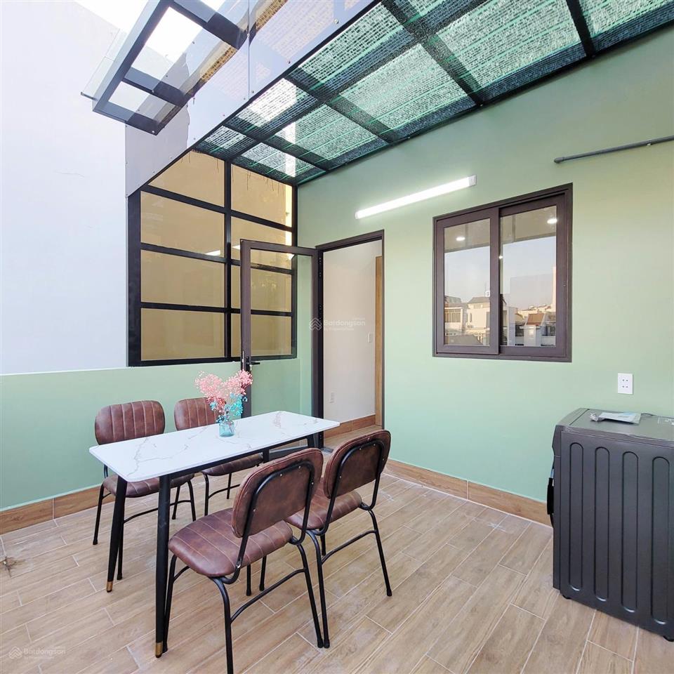 Cho thuê phòng penthouse  đầy đủ nội thất  thang máy tận phòng
