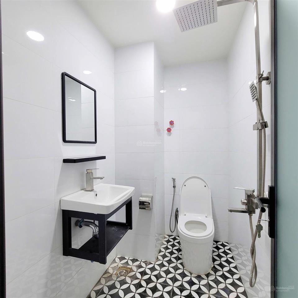 Cho thuê phòng penthouse  đầy đủ nội thất  thang máy tận phòng