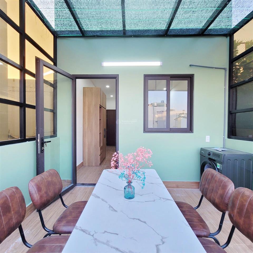 Cho thuê phòng penthouse  đầy đủ nội thất  thang máy tận phòng