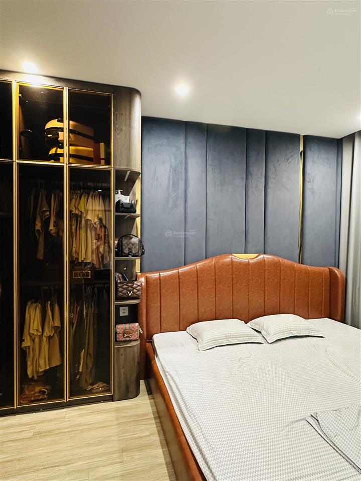 Mình chính chủ bán căn hộ 2pn 69m full đồ đã có sổ đỏ  tòa p3  nội thất đẹp mới ở 1 năm