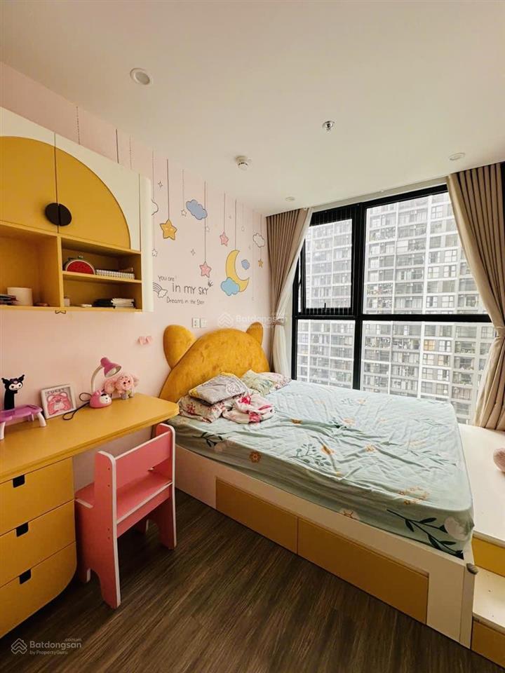 Mình chính chủ bán căn hộ 2pn 69m full đồ đã có sổ đỏ  tòa p3  nội thất đẹp mới ở 1 năm