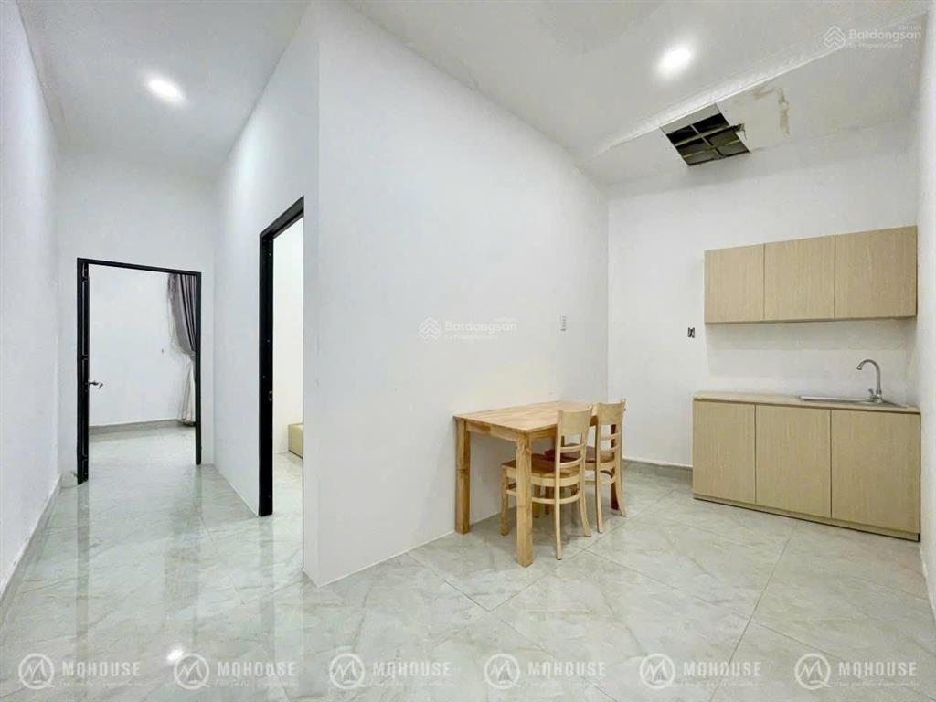 Căn hộ 2 phòng ngủ  ngay ngã tư bảy hiền  đh huflit  ban công thang máy  đầy đủ nội thất