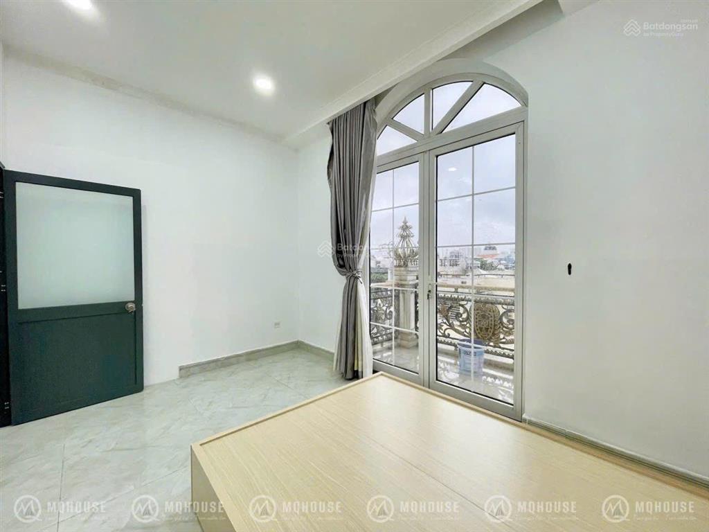 Căn hộ 2 phòng ngủ  ngay ngã tư bảy hiền  đh huflit  ban công thang máy  đầy đủ nội thất