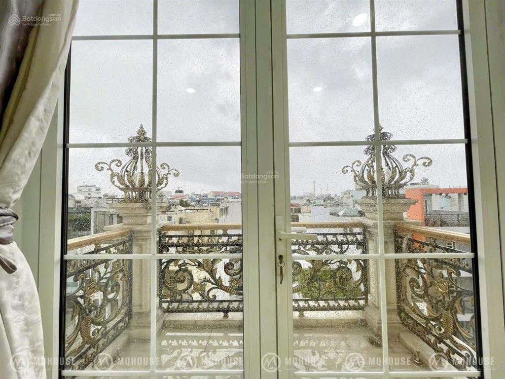 Căn hộ 2 phòng ngủ  ngay ngã tư bảy hiền  đh huflit  ban công thang máy  đầy đủ nội thất