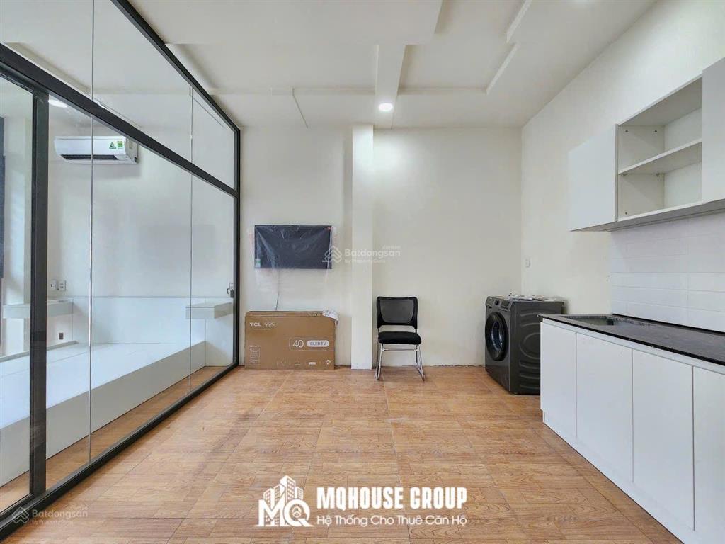 Căn hộ 1 phòng ngủ ban công 40m2  gần luỹ bán bích âu cơ  nhà mới đầy đủ nội thất, máy giặt riêng