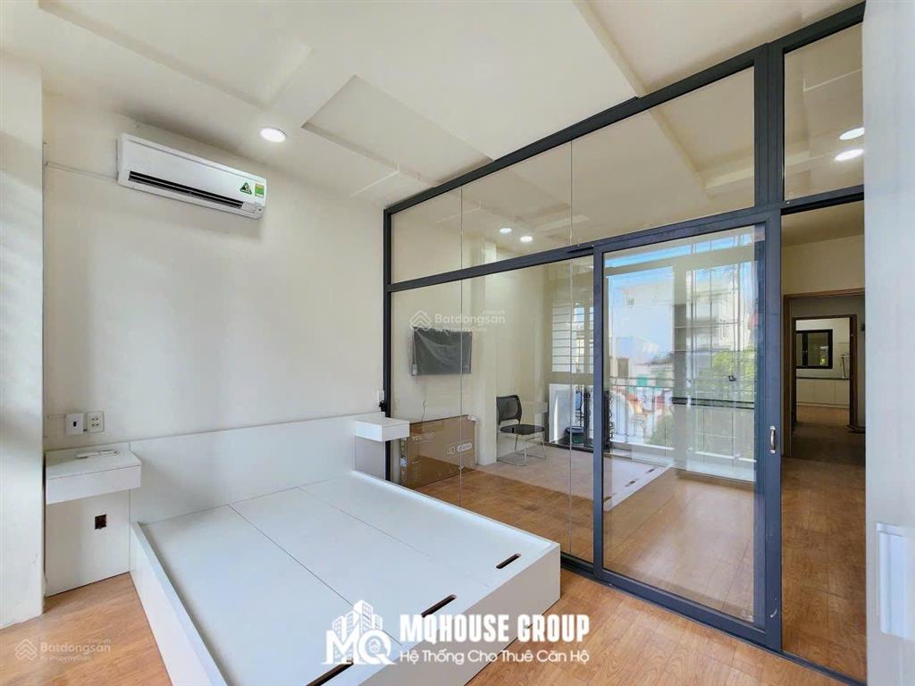 Căn hộ 1 phòng ngủ ban công 40m2  gần luỹ bán bích âu cơ  nhà mới đầy đủ nội thất, máy giặt riêng