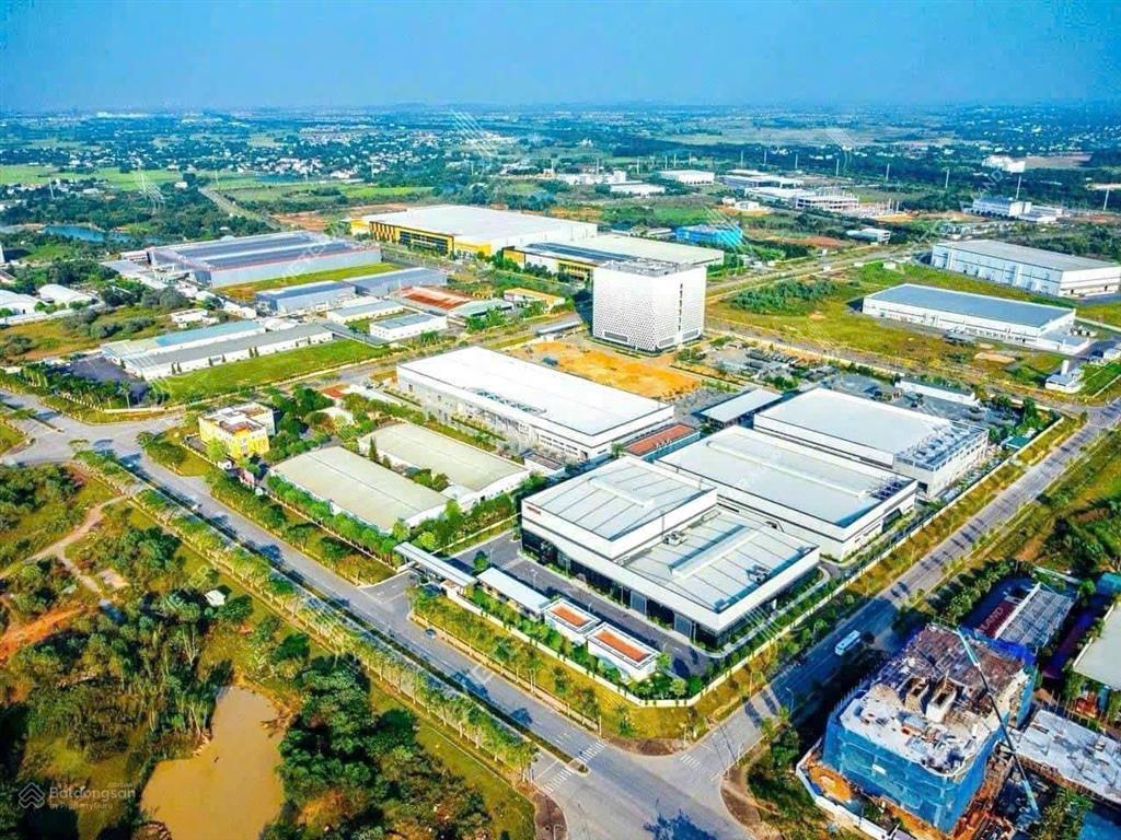 Giải cứu lô đất 1 tỷ 990 triệu 100m2 thổ cư giá bằng 1/2 anh hàng xóm gọi ngay 0976 965 ***.
