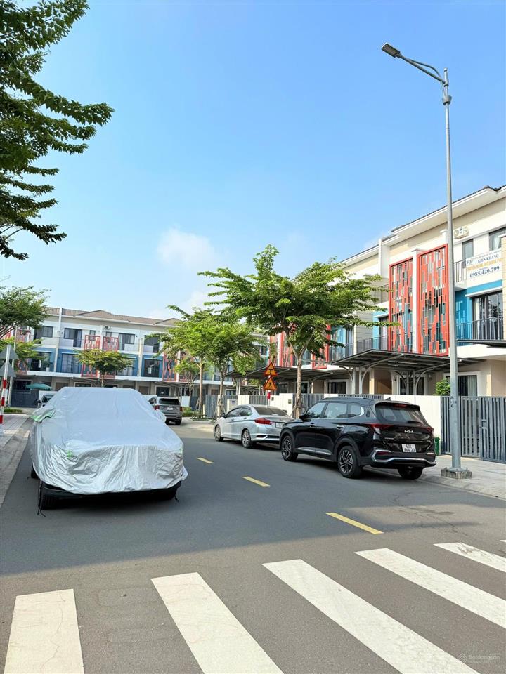 Nhà 3 tầng xây sẵn tiện nghi ngay kđt suncasa central, chỉ thanh toán 1,3 tỷ nhận nhà luôn