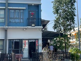 Nhà 2 tầng xây sẵn , sổ hồng trao tay , hạ tầng hoàn thiện , dân cư đông đúc ngay kđt oasis city