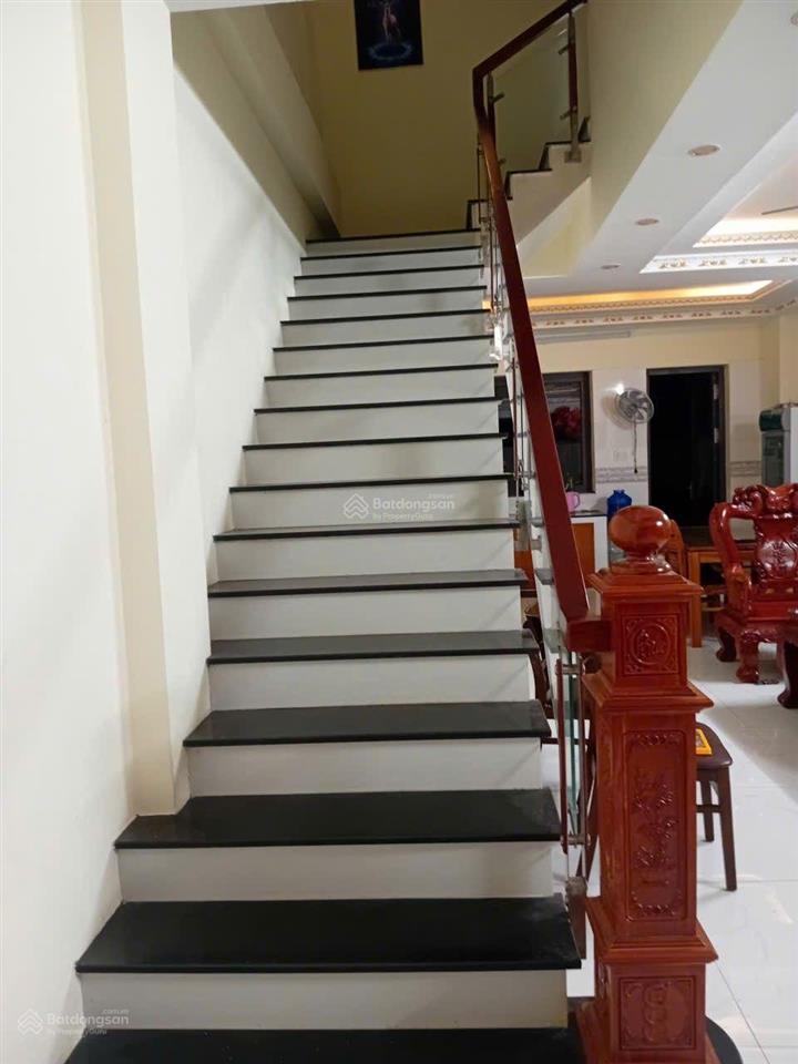 Cho thuê nhà 3 tầng nội thất đầy đủ ngay kđt sun casa central  vĩnh tân  thành phố hcm