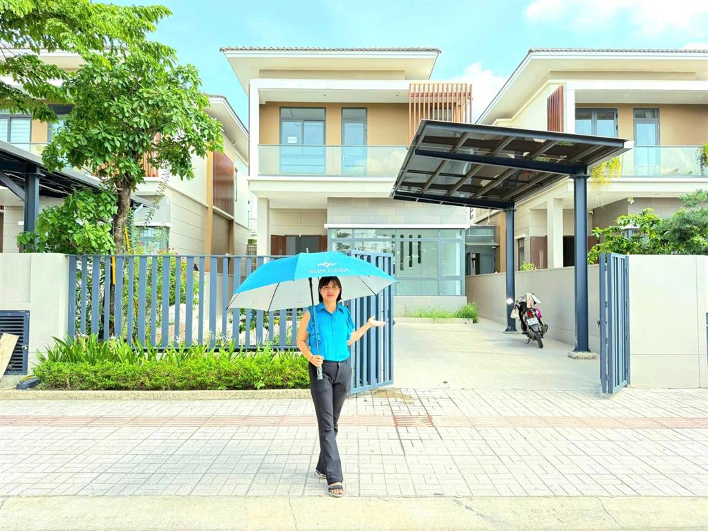 Chỉ một căn bt đơn lập viêw suối hoàn thiện cơ bản giá 8,5 tỷ