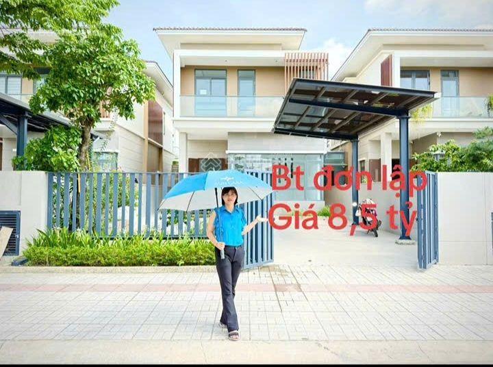 Chỉ một căn bt đơn lập viêw suối hoàn thiện cơ bản giá 8,5 tỷ