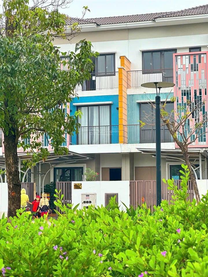 Nhà 3 tầng liền kề ngay tttm 5,2 ha chỉ với 3,250 tỷ