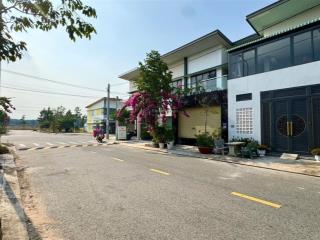 Nhà shophouse 2 tầng thô, sổ sẵn trao tay ngay kđt oasis city dân cư đông đúc