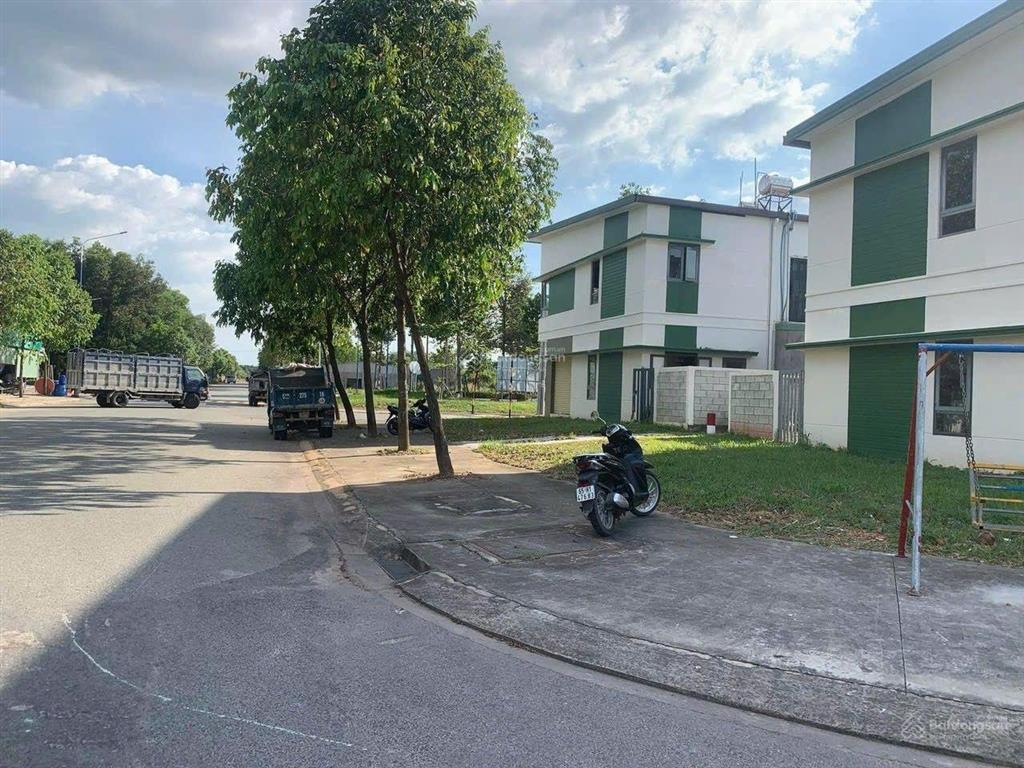 Căn góc siêu đẹp ngay ngã tư đường vành đai 4 kđt oasis city kế ngay đại học việt đức