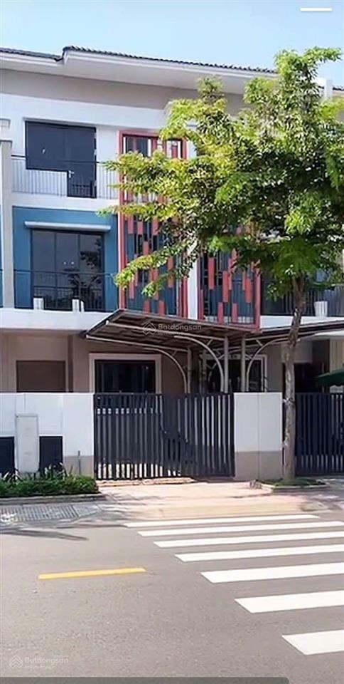 Nhà phố liền kề 3 tầng gần ngay trung tâm thương mại 5,2 hecta, giá đầu tư sinh lời ngay