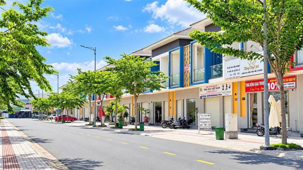 Cần bán căn shopvilla đối diện trung tâm thương mại 5,2 hecta giá đầu tư