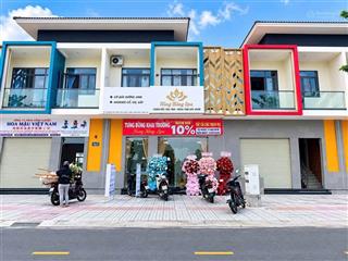 Cần bán căn shopvilla đối diện trung tâm thương mại 5,2 hecta giá đầu tư