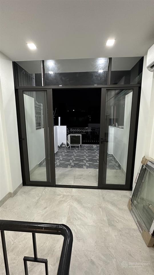 Chính chủ cho thuê nhà mặt phố đội cấn số 105b