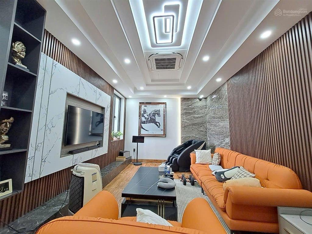 Cần bán biệt thự 3 tầng, dt 150m2, ngang 10m, hướng tây bắc, đường 10,5m sơn trà rẻ đẹp