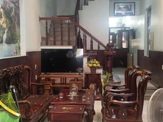 Bán nhà đang ở xây dựng kiên cố, sân xe hơi, sân vườn 4 phòng ngủ rộng không gian sống lý tưởng