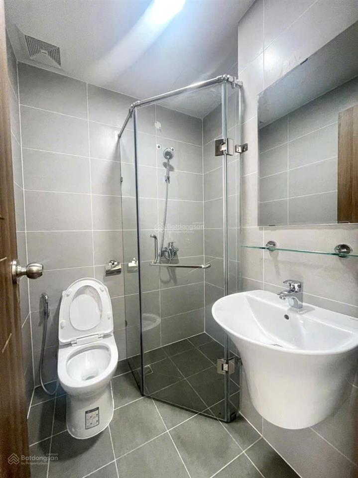 Chính chủ bán bcons green topaz tầng trung  đang cho thuê 10tr/th  hỗ trợ vay bank 70%