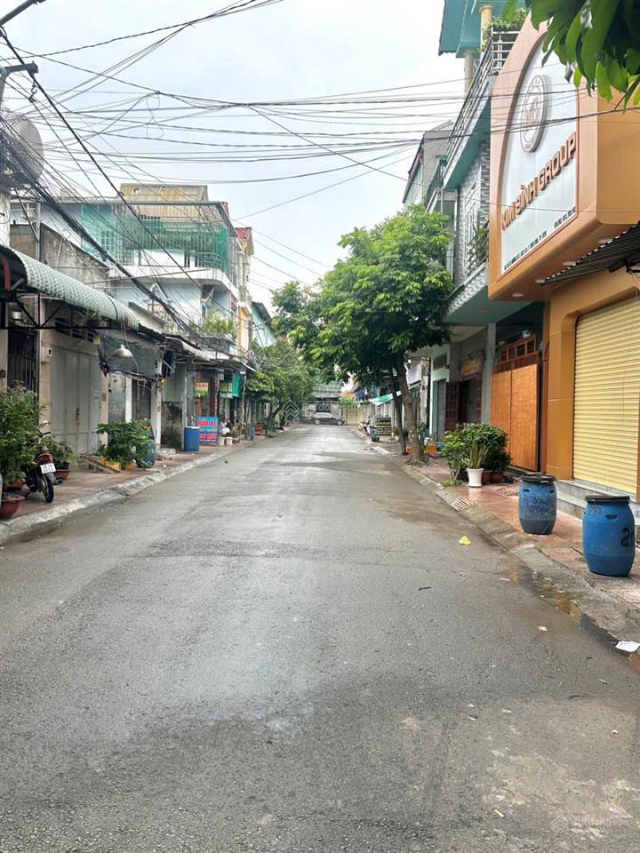 Bán nhà 1 trệt 1 lầu + 20 phòng trọ  dòng tiền ổn định ngay kcn visip i  giá chỉ 4 tỷ 750