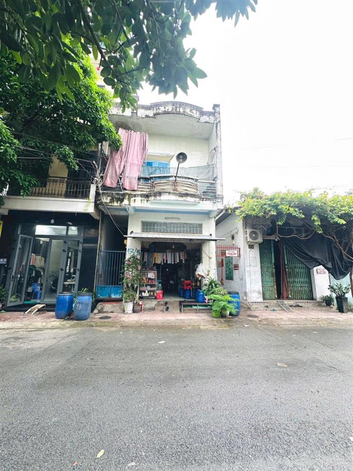 Bán nhà 1 trệt 1 lầu + 20 phòng trọ  dòng tiền ổn định ngay kcn visip i  giá chỉ 4 tỷ 750