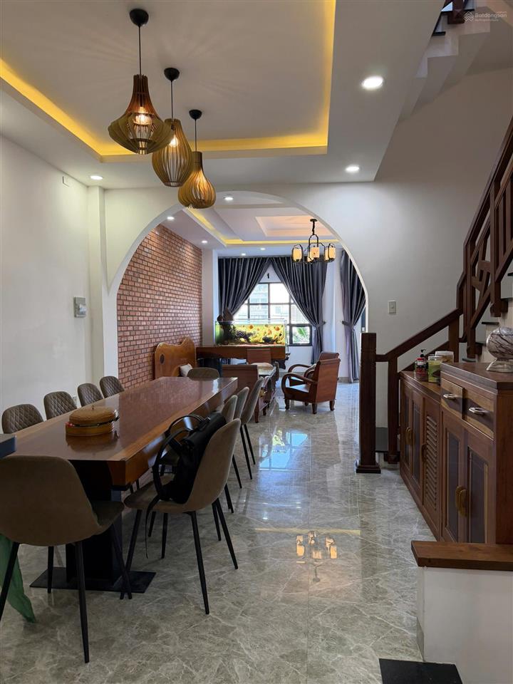 Nhà 3,5 tầng sổ sẵn kđt vcn phước long  75m2 ngang 5, sàn 247m2 trục đường b1 rộng 16m chỉ 10,5 tỷ