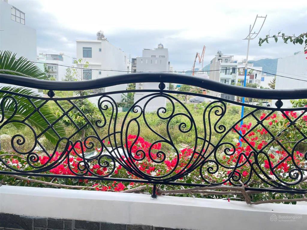 Nhà 3,5 tầng sổ sẵn kđt vcn phước long  75m2 ngang 5, sàn 247m2 trục đường b1 rộng 16m chỉ 10,5 tỷ