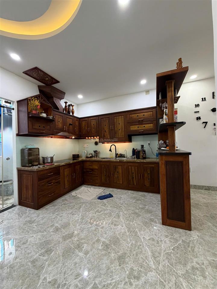 Nhà 3,5 tầng sổ sẵn kđt vcn phước long  75m2 ngang 5, sàn 247m2 trục đường b1 rộng 16m chỉ 10,5 tỷ