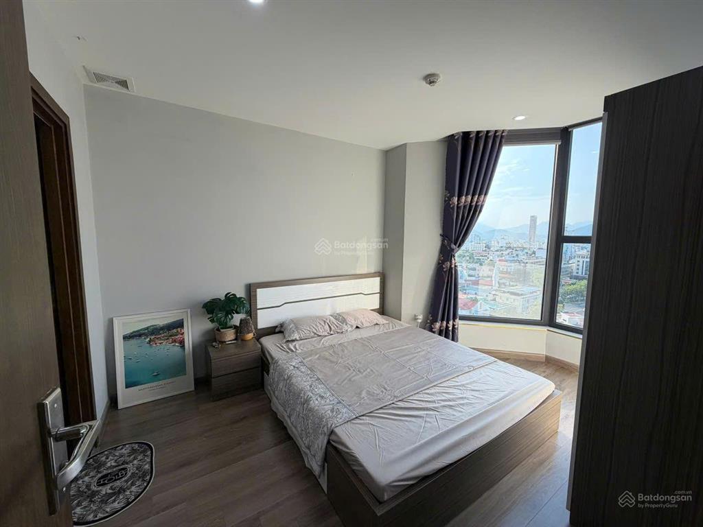 Cho thuê căn 2 ngủ hud building trung tâm phố tây nha trang, view thành phố và view biển cực đẹp