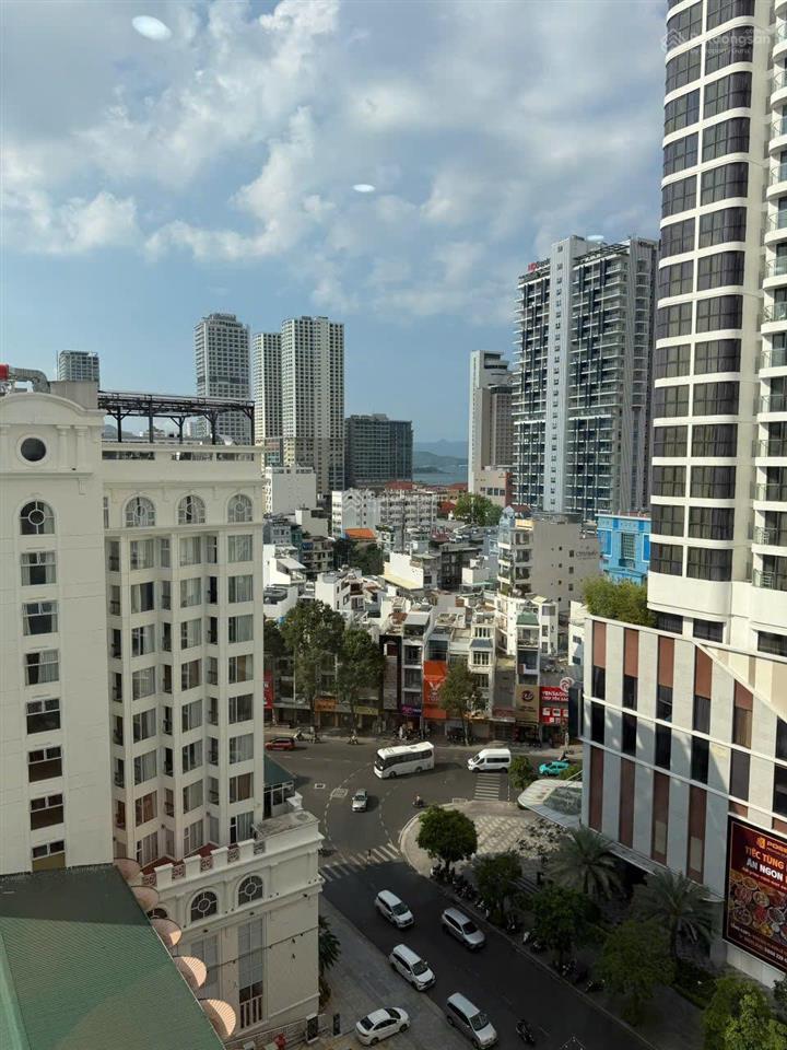 Cho thuê căn 2 ngủ hud building trung tâm phố tây nha trang, view thành phố và view biển cực đẹp