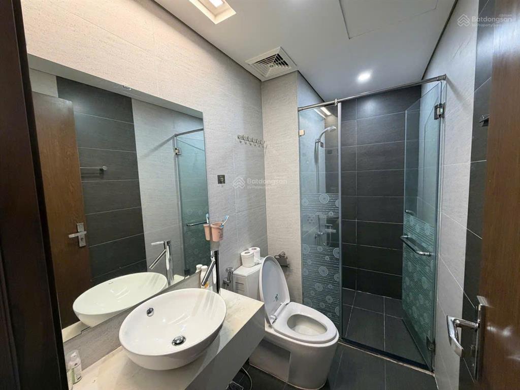 Cho thuê căn 2 ngủ hud building trung tâm phố tây nha trang, view thành phố và view biển cực đẹp