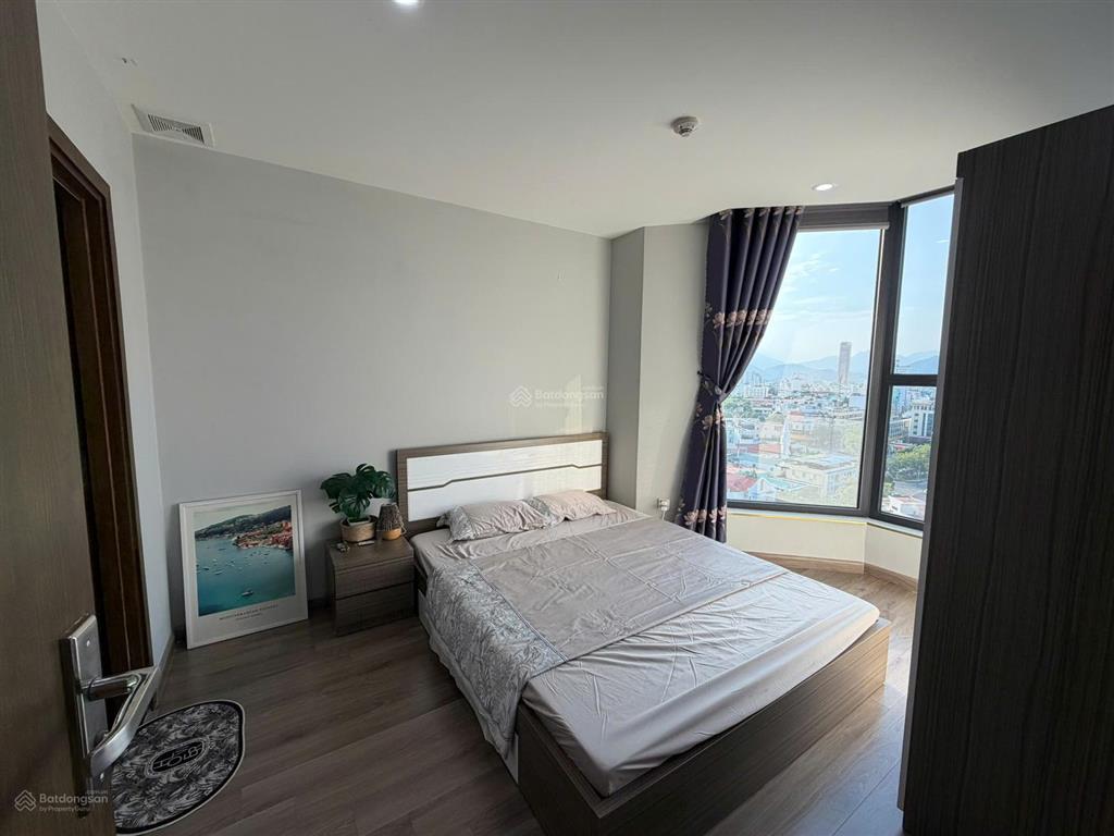 Cho thuê căn 2 ngủ hud building trung tâm phố tây nha trang, view thành phố và view biển cực đẹp
