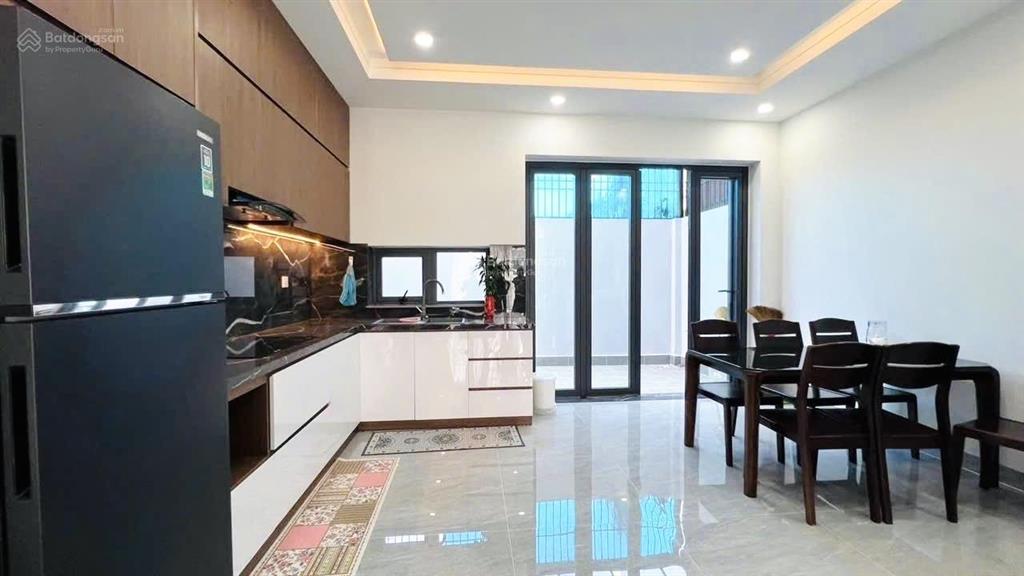 Nhà đẹp 3 tầng mỹ gia gói 8 đường 18m, 3 phòng ngủ, 4 wc phù hợp ở, cho thuê dòng tiền chỉ 8 tỷ
