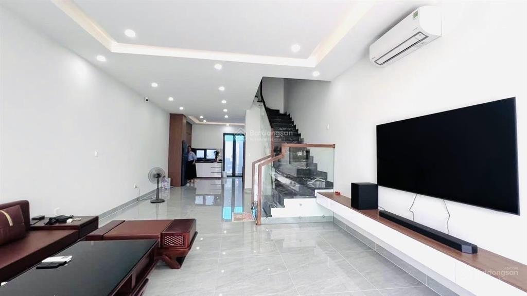 Nhà đẹp 3 tầng mỹ gia gói 8 đường 18m, 3 phòng ngủ, 4 wc phù hợp ở, cho thuê dòng tiền chỉ 8 tỷ