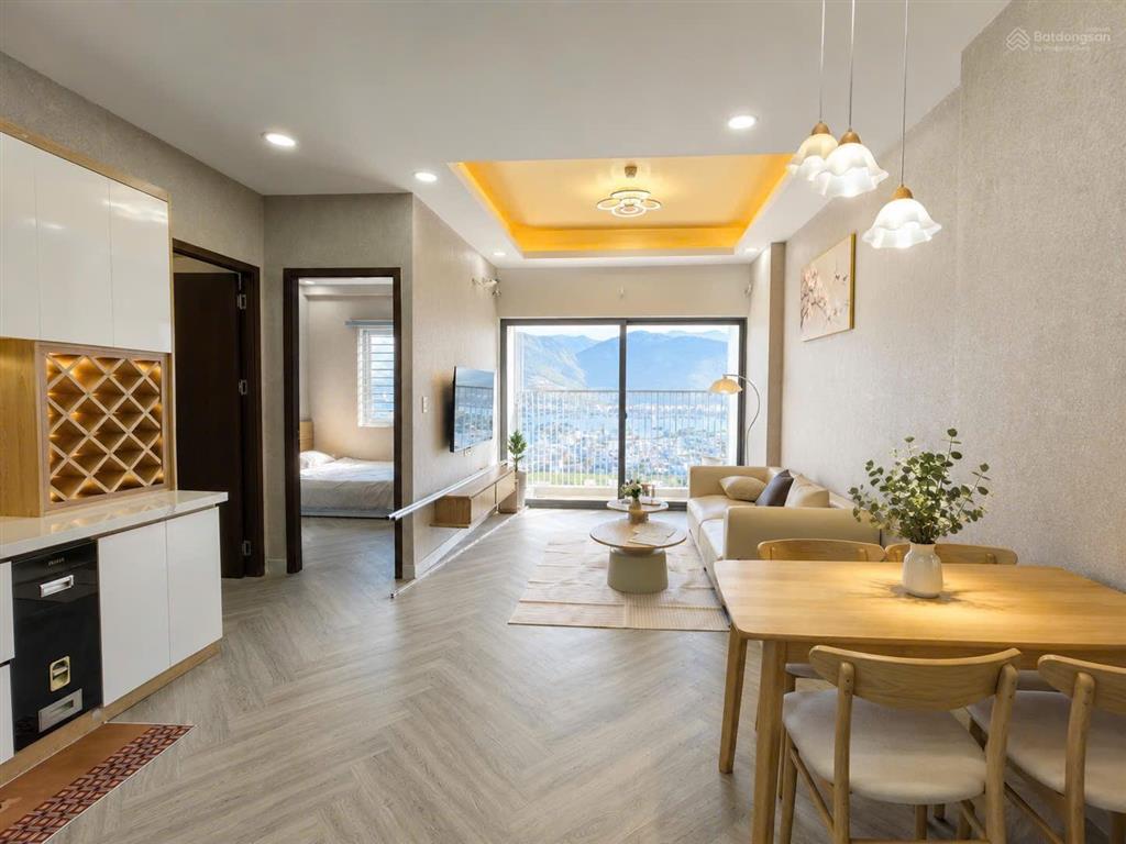 Cực rẻ căn góc 2 ngủ ph tầng cao view sông núi, diện tích 67m2 giá chỉ 2,22 tỷ  em diệp 0985 952 ***