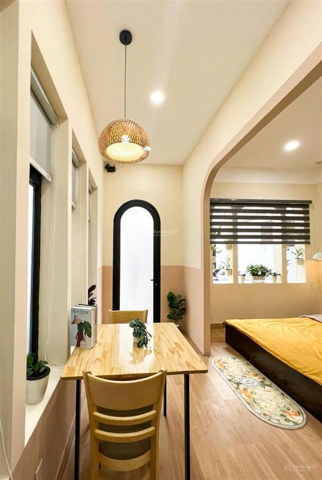 Căn hộ full nội thất ban công thoáng ở bùi đình túy bình thạnh gần đinh bộ lĩnh