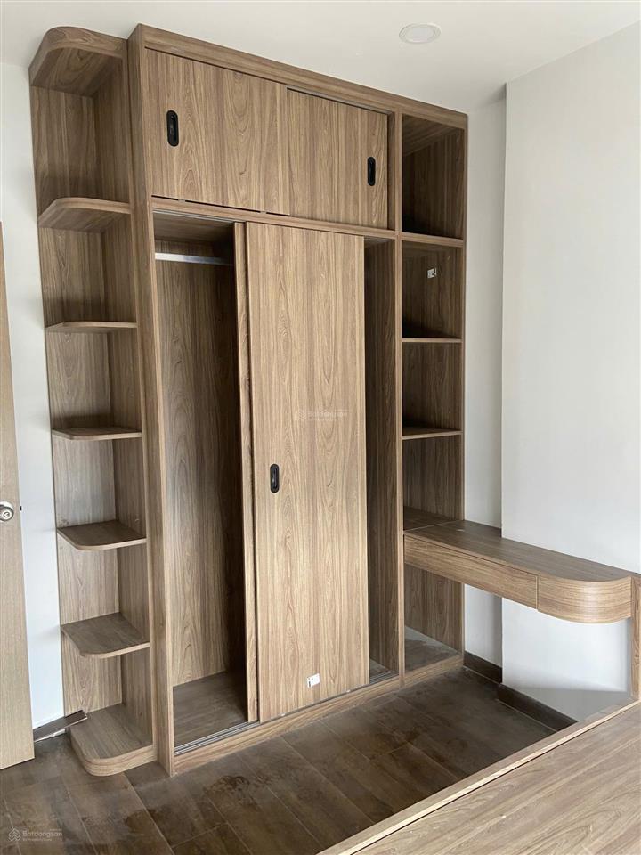 Cho thuê căn kế góc, tầng 9, view đông nam, bcons city, 2pn2wc, full nội thất, ở liền