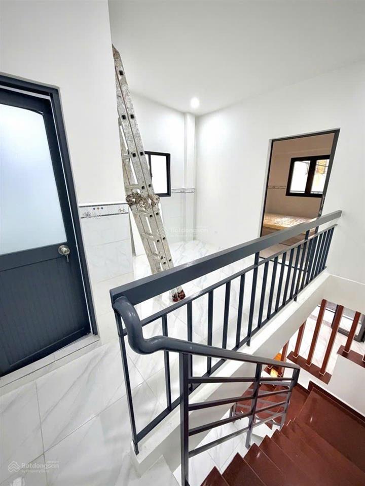 Bán gấp nr 2 tầng tại lê văn quới, 2,68 tỷ, 32m2, 2pn, 2wc hàng hot