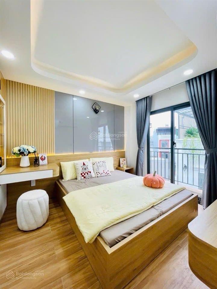 Nhà mới, 4 tầng, 3 pn, nội thất cao cấp, xe vf3 vào nhà, gần st emart 2