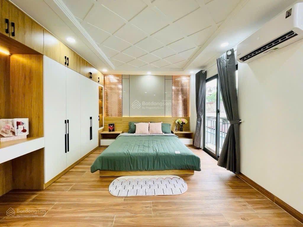 Nhà mới, 4 tầng, 3 pn, nội thất cao cấp, xe vf3 vào nhà, gần st emart 2