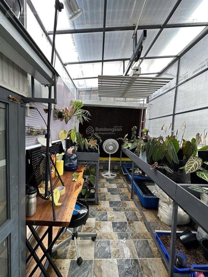 Nhà mới, 4 tầng, 3 pn, nội thất cao cấp, xe vf3 vào nhà, gần st emart 2